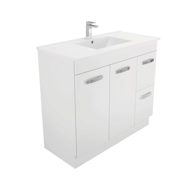 Dolce - uni cabinet on kick