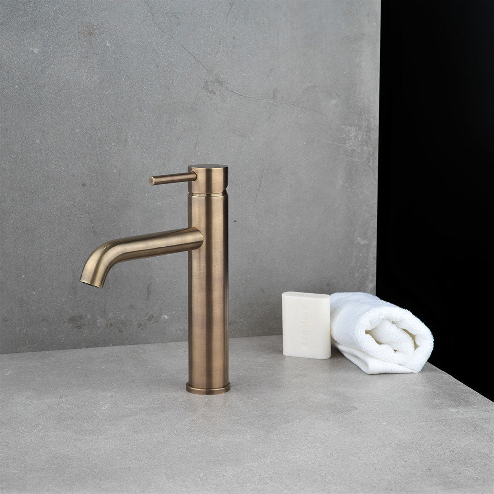 (-84) (-84) Antique Brass Light