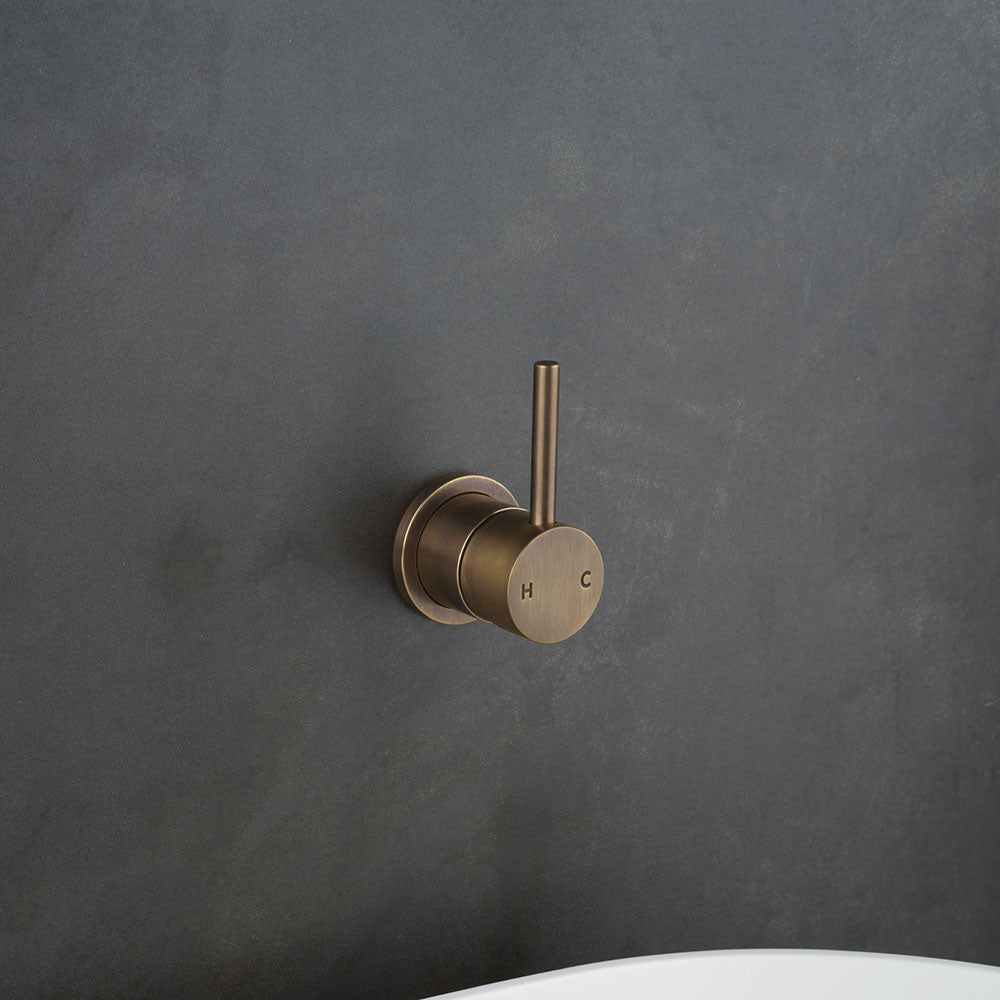 (-84) (-84) Antique Brass Light